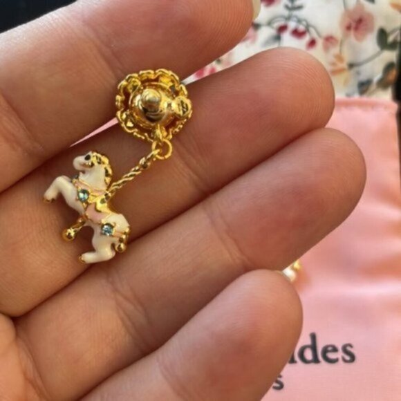 LES NEREIDES Horse Carousel pink quartz gold tone earrings enamel - Picture 6 of 6
